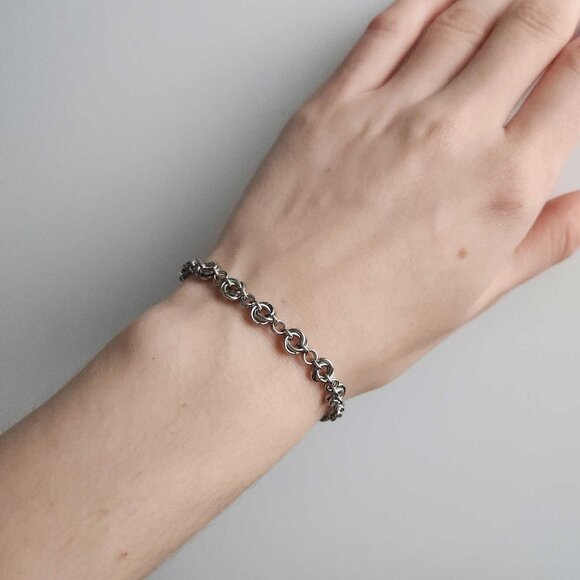 Vintage classic chainmail mobius rose mini silver bracelet - Picture 4 of 9